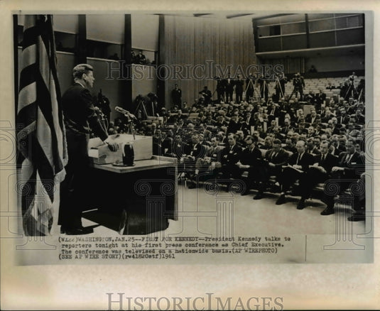 1961 Press Photo Pres. Kennedy talks at his 1st press conference as Chief Exec. - Historic Images