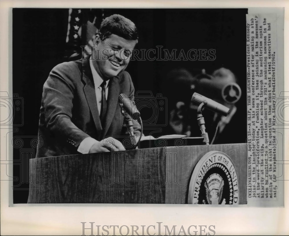 1962 Press Photo Pres, Kennedy joins in the laughter - Historic Images