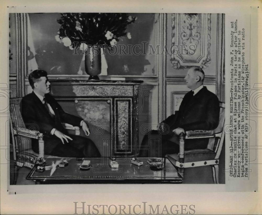 1961 Press Photo Pres. Kennedy and Gaule chat at Elysse Palace in Paris - Historic Images