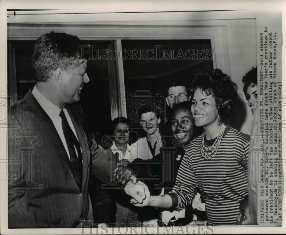 1961 Press Photo St. Mary&#39;s Hospital shout New Year&#39;s greetings Pres. Kennedy - Historic Images