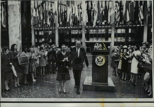 1969 Press Photo Rusk walks from podium in the lobby of the State Department - Historic Images