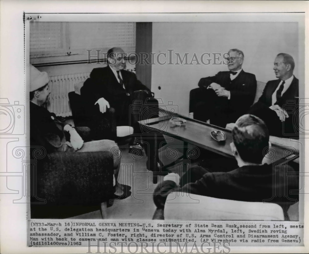 1962 Press Photo U.S Secretary of State Dean Rusk, meets at the U.S delegation - Historic Images