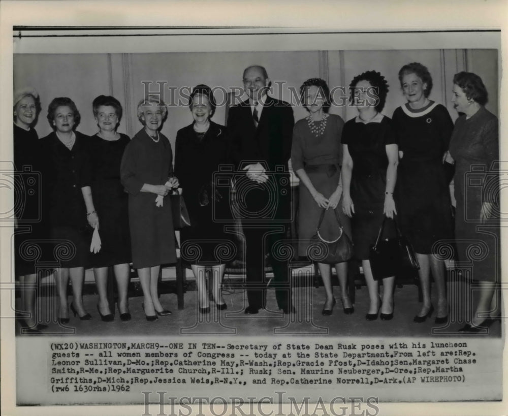 1962 Press Photo Secretary of State Dean Rusk poses with his luncheon guests, - Historic Images