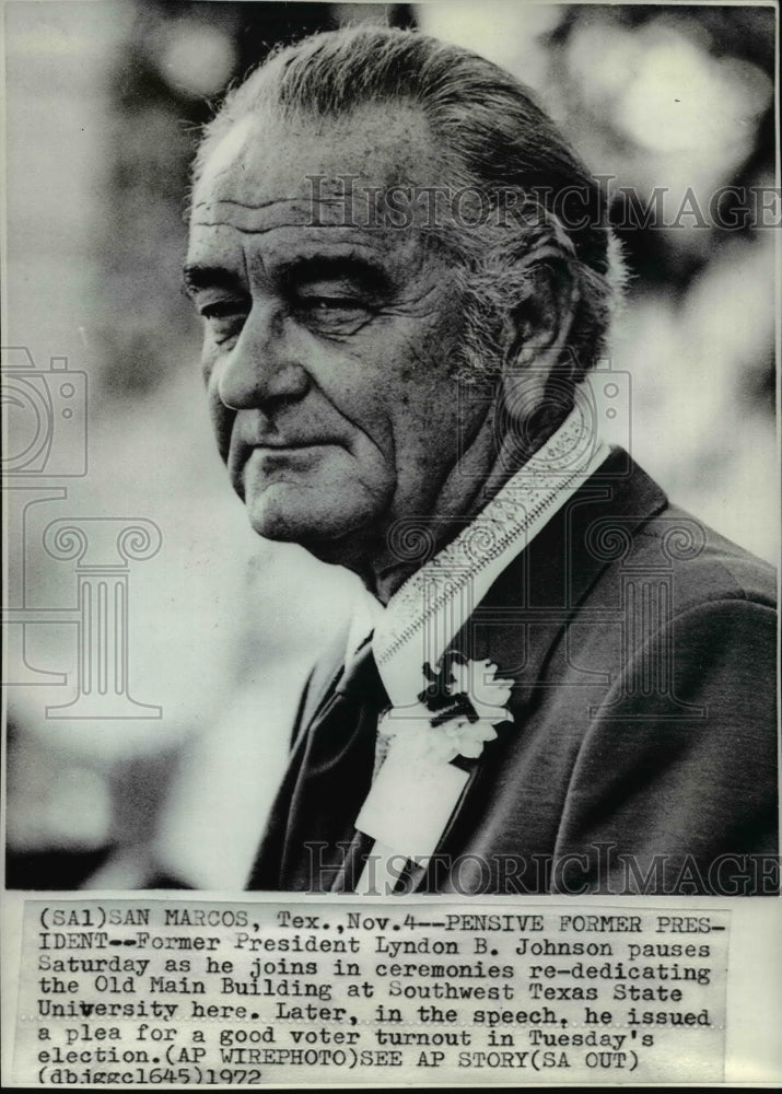 1972 Press Photo Former President Lyndon B. Johnson joins in ceremonies - Historic Images