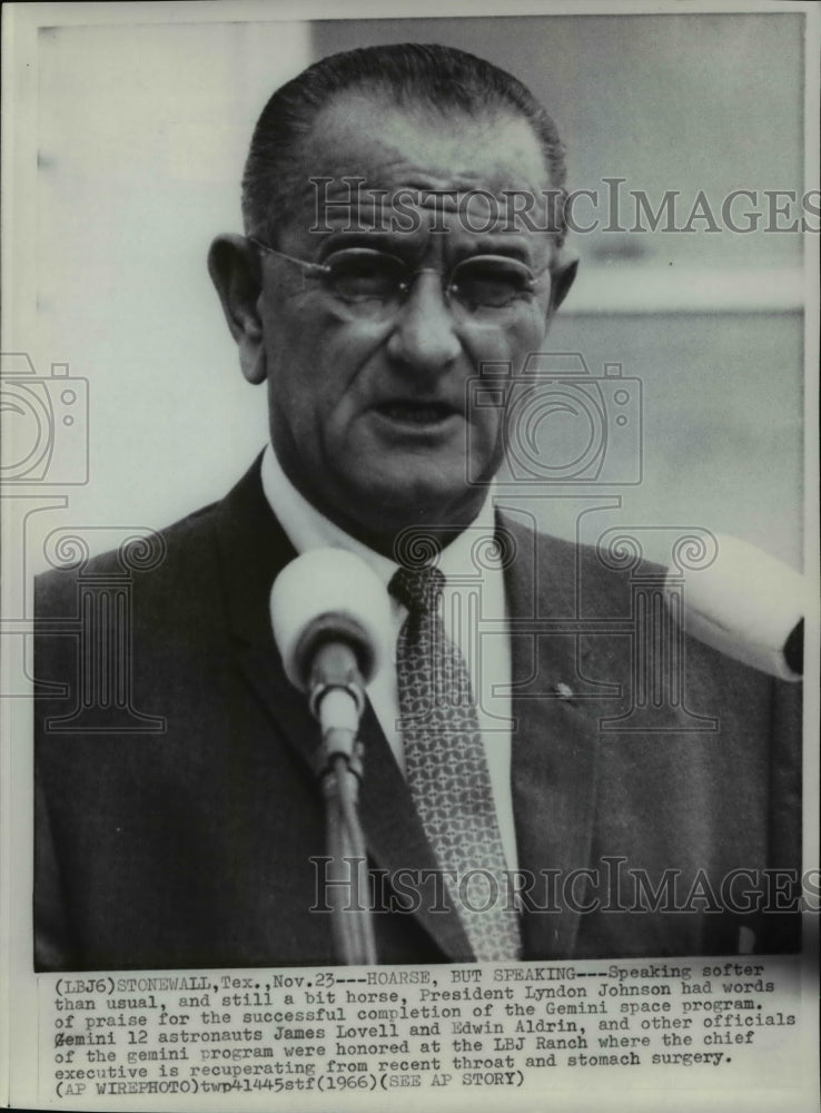 1966 Wire Photo President Lyndon Johnson had words of praise for Gemini space - Historic Images