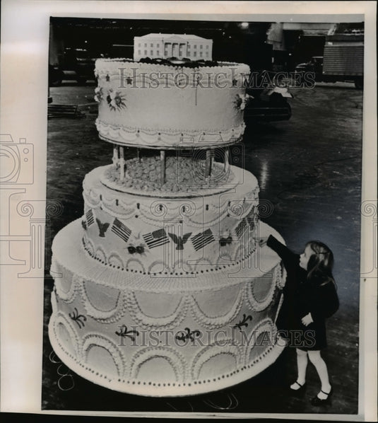 1965 Press Photo Five-Year-old Julie Ann Wilson of nearby Hillcrest Heights, Md - Historic Images