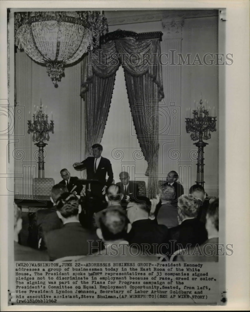 1962 Press Photo President Kennedy addresses a group of businessman in the - Historic Images