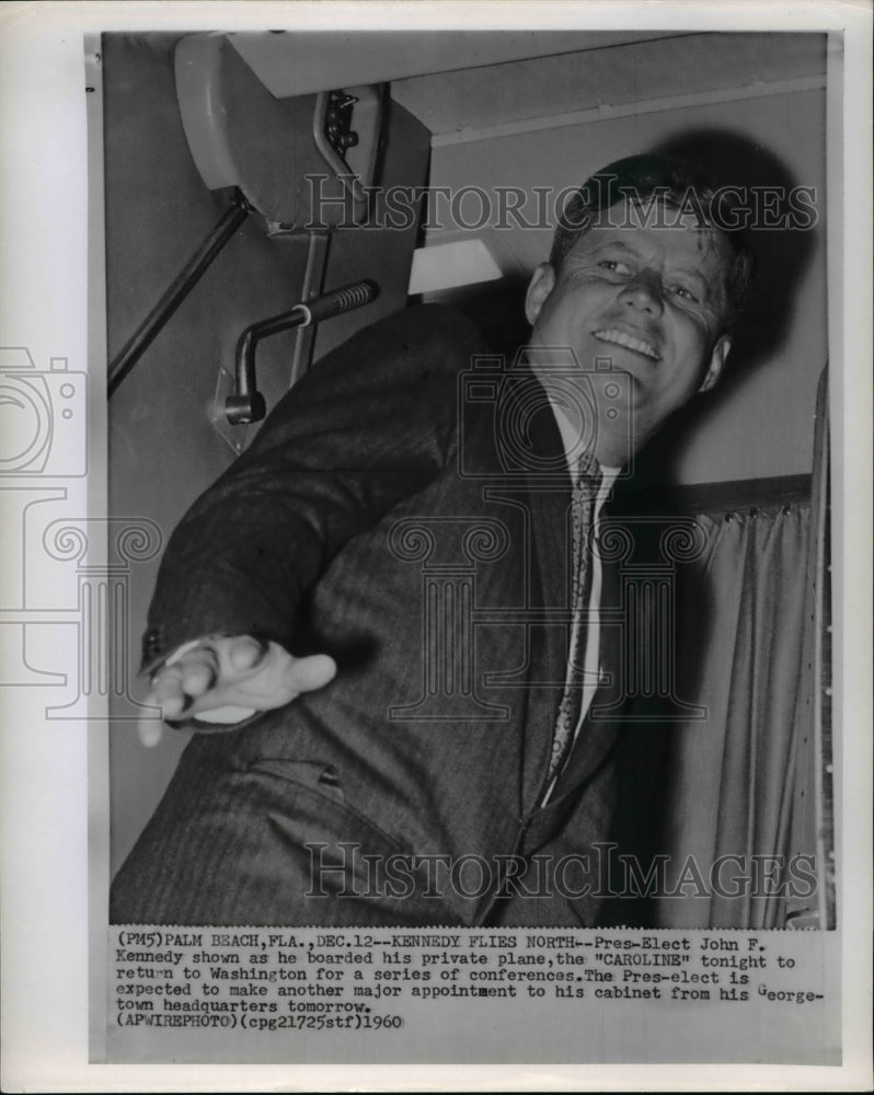 1961 Press Photo President Kennedy As He Boarded On His Private Plane - Historic Images