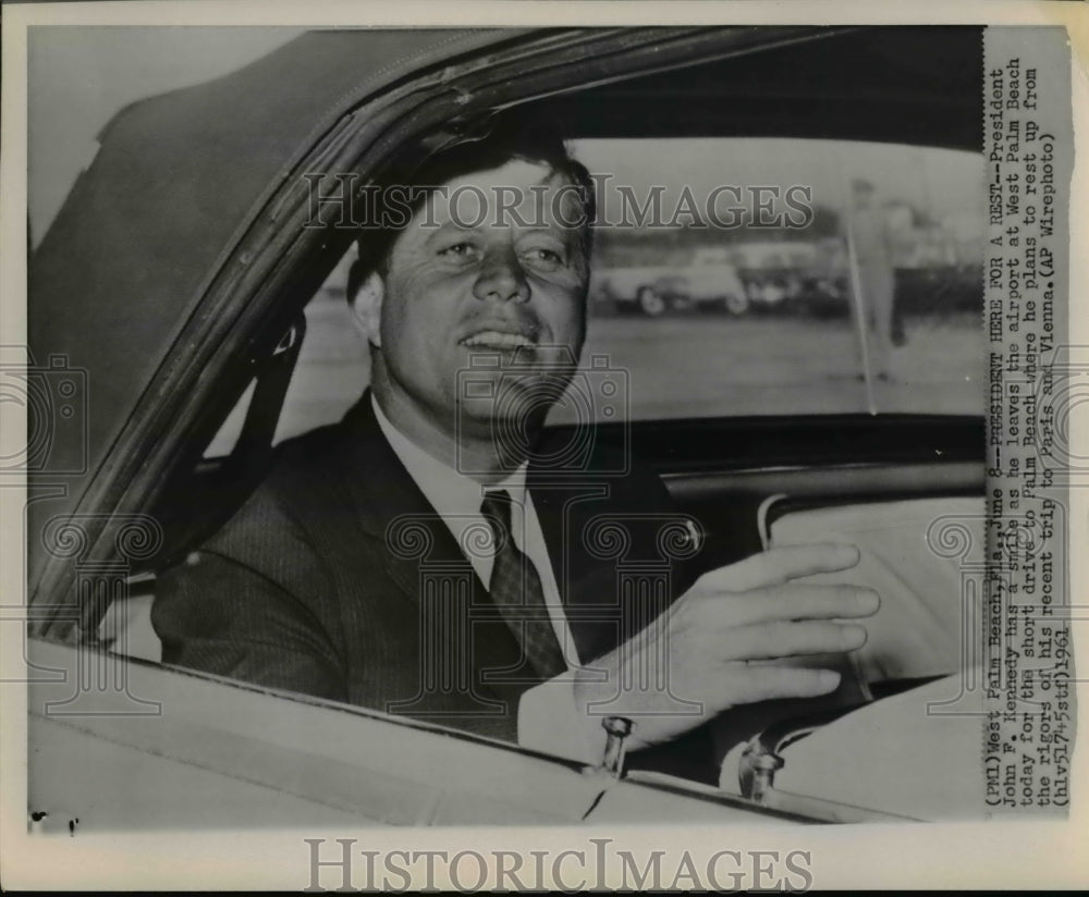 1961 Press Photo Pres. Kennedy at West Palm Beach for a rest after Paris trip - Historic Images