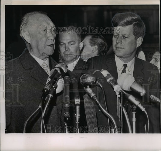 1961 Press Photo Kennedy&Adenauer reports  their discussion outside White House - Historic Images