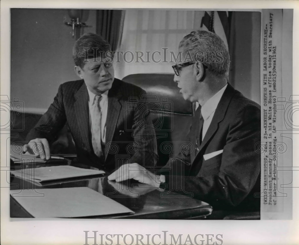 1961 Press Photo Pres. Kennedy confers with Goldberg at White House office - Historic Images