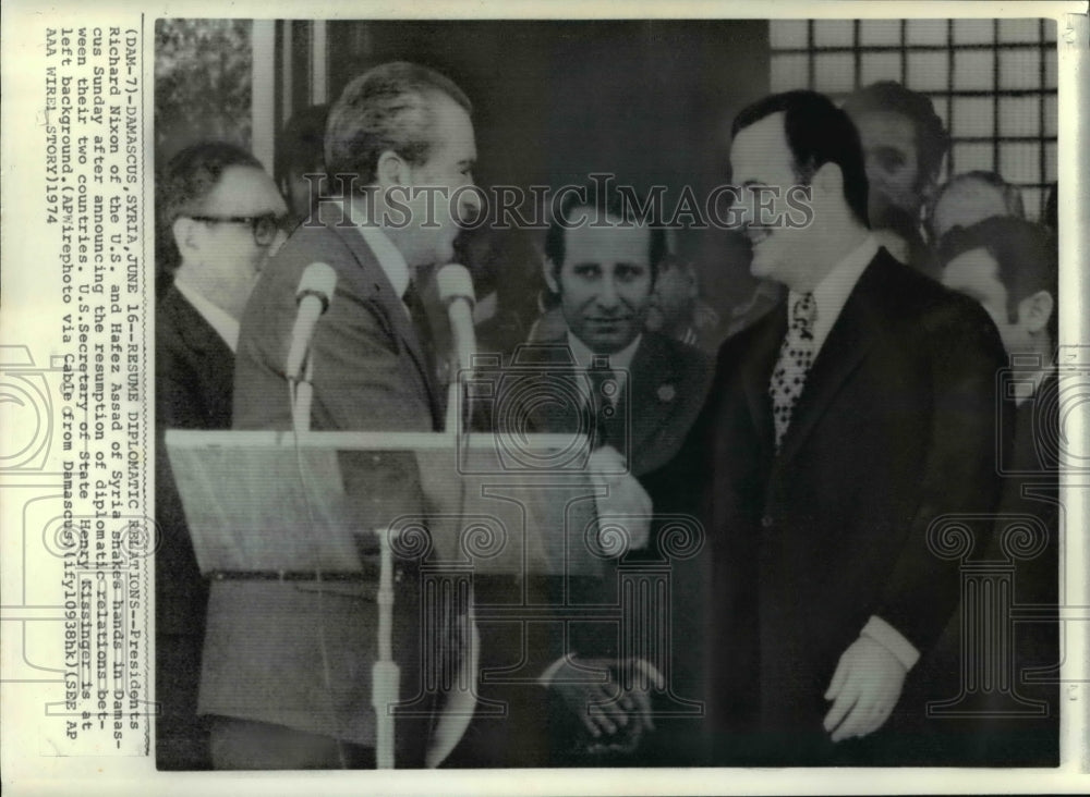 1974 Press Photo Nixon&amp;Assad in resumption of diplomatic relations at Damascus - Historic Images