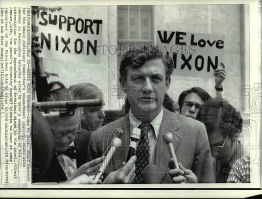 1974 Press Photo Doar meets newsmen in Washington about Pres.Nixon's impeachment - Historic Images