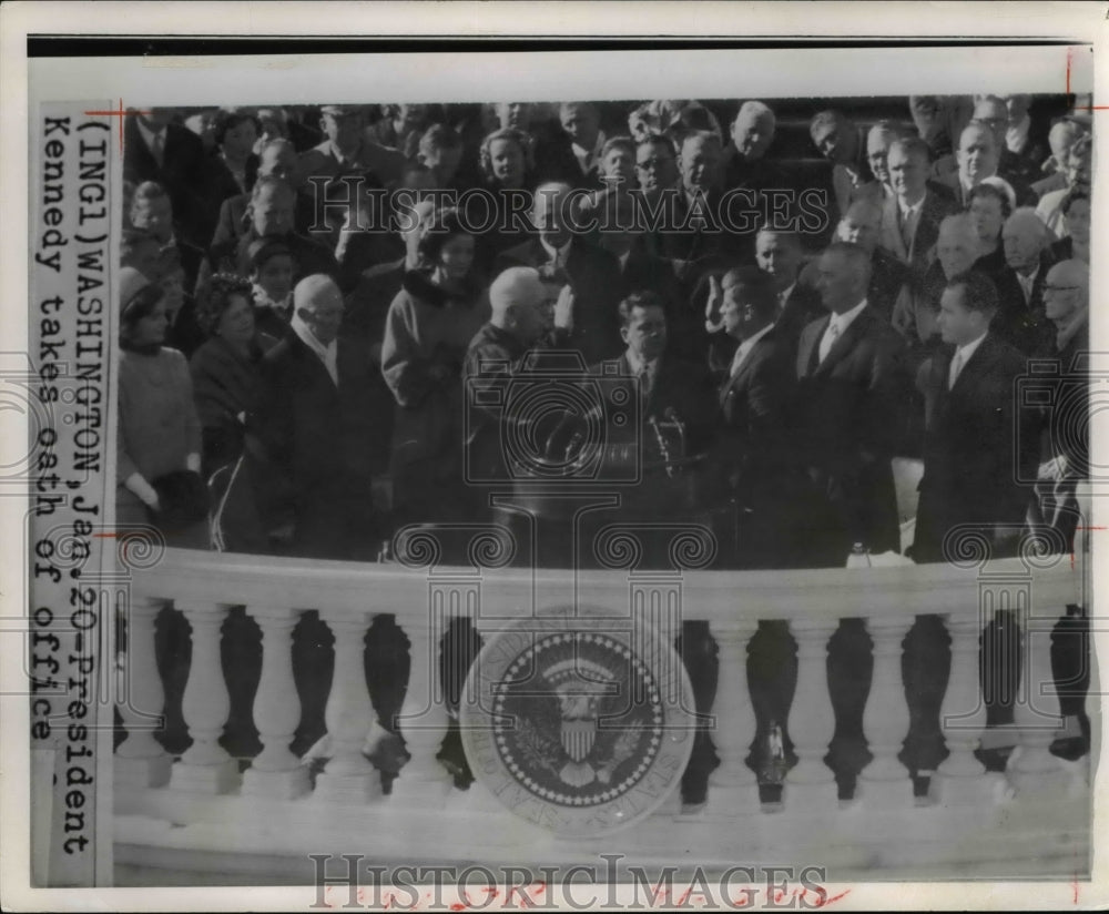 1961 Press Photo Kennedy takes oath of office - Historic Images