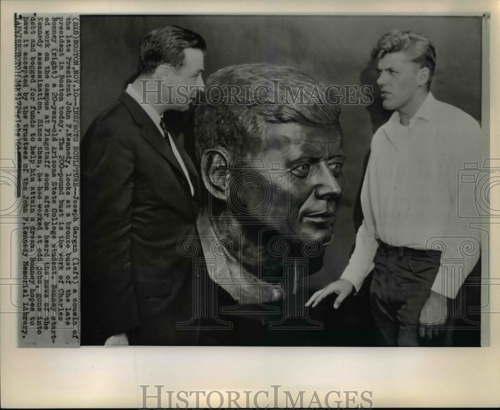 1964 Press Photo Gargan inspects Sculpture in Boston - Historic Images