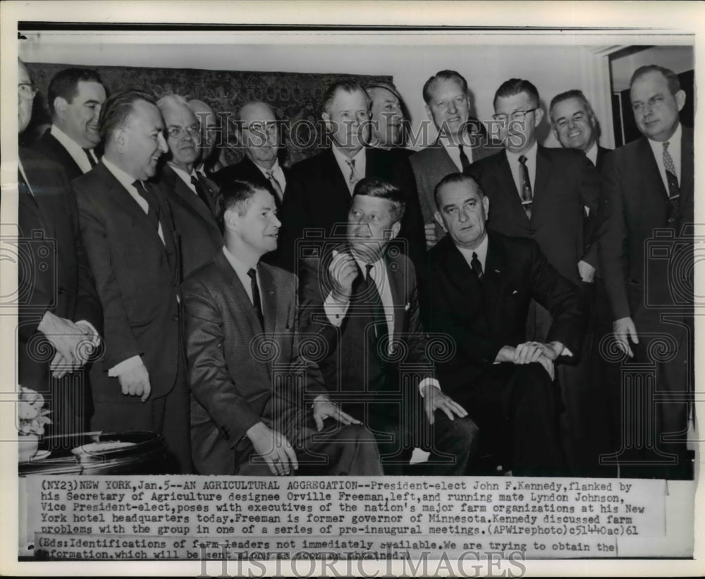 1961 Press Photo Pres.-elect John F. Kennedy, flanked by his Sec. of Agriculture - Historic Images