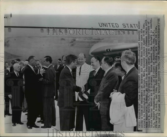 1961 Press Photo Pres Kennedy at Andrews Air Force Base upon return from Europe - Historic Images