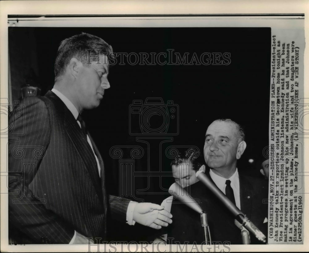 1960 Press Photo Pres-Elect John F Kennedy talks to reporters outside his home - Historic Images