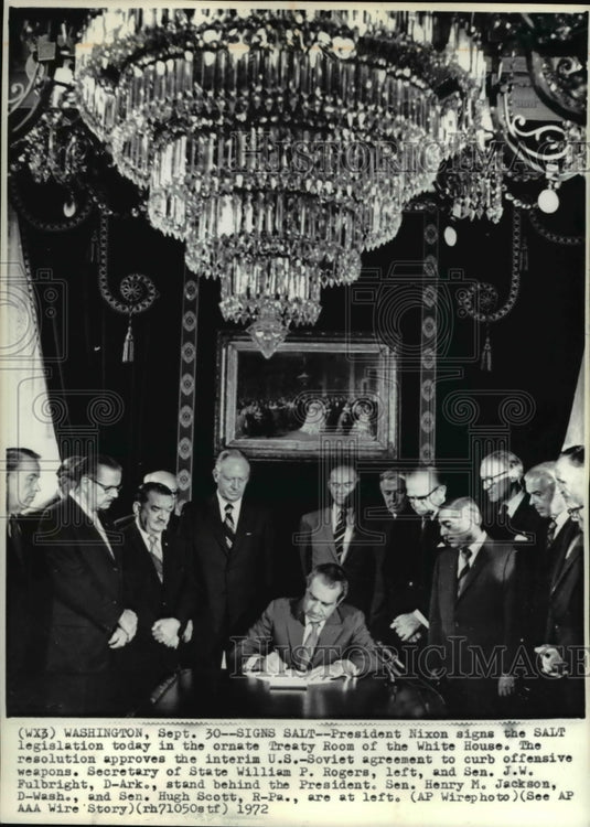 1972 Press Photo President Nixon Signs The SALT Legislation - Historic Images