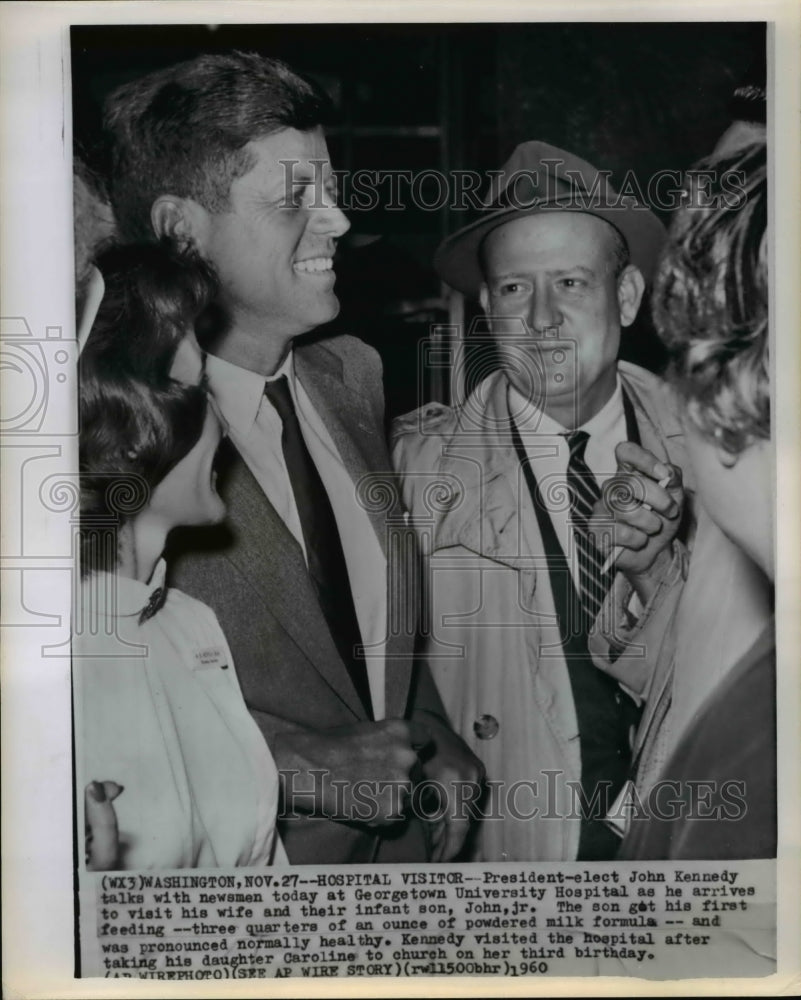 1960 Press Photo President-elect John Kennedy talks with newsmen at Georgetown - Historic Images