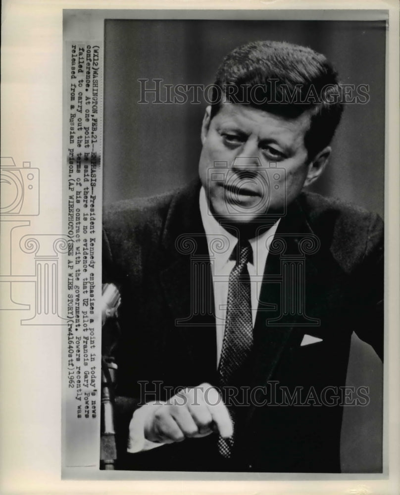 1962 Press Photo President Kennedy emphasizes a point in today&#39;s news conference - Historic Images