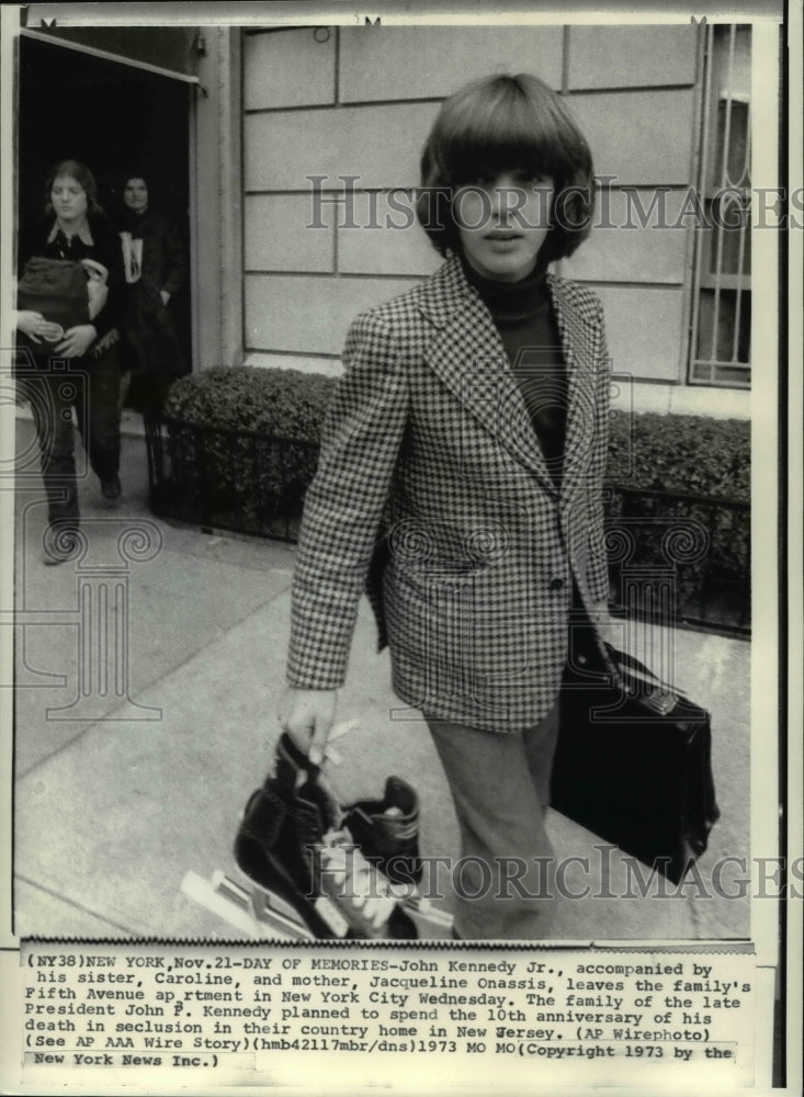 1973 Press Photo John Kennedy Jr. and sister Caroline leaves at their home in NJ - Historic Images