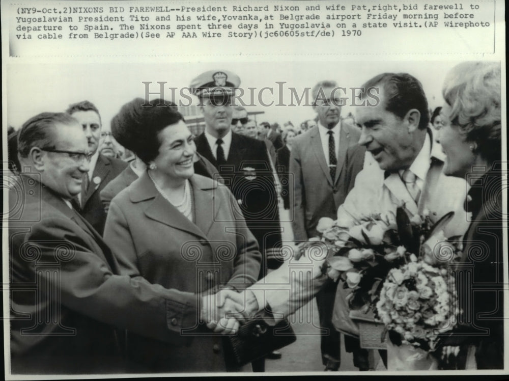 1970 Press Photo President Richard Nixon and wife Pat at Belgrade Airport. - Historic Images