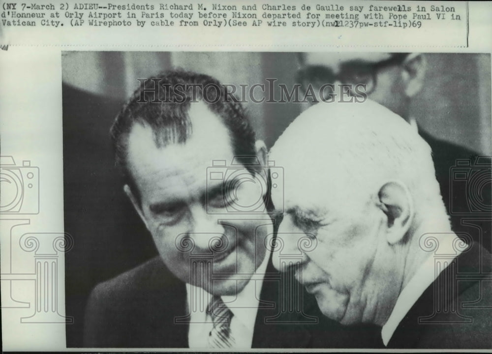 1969 Press Photo Presidents Richard Nixon &amp; Charles de Gaulle say farewells - Historic Images