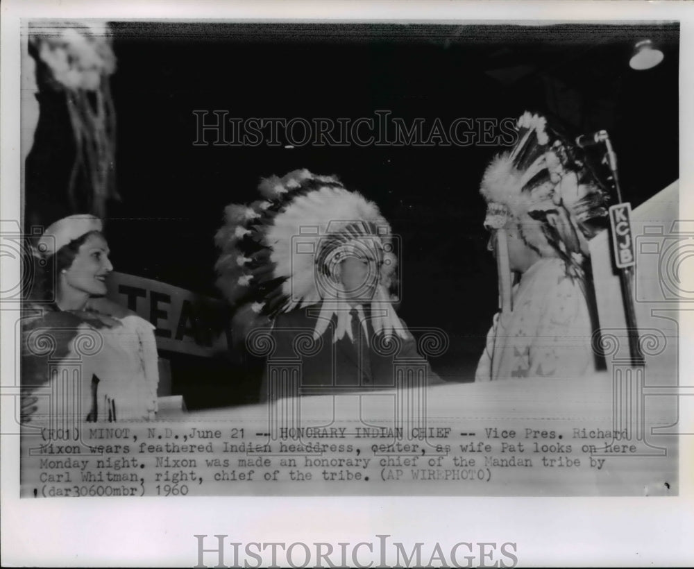 1960 Press Photo Nixon as honorary chief of Mandan tribe by Whitman - Historic Images