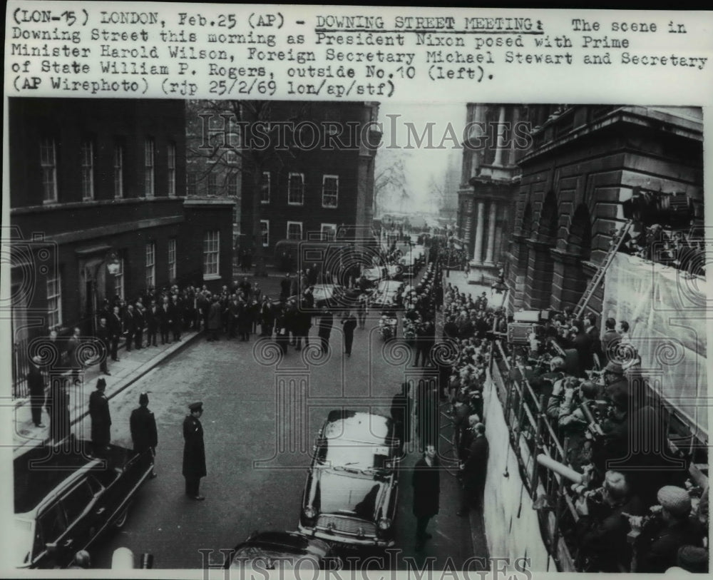 1969 Press Photo Pres Nixon w/ Prime Minister Harold Wilson at No 10 Downing St - Historic Images