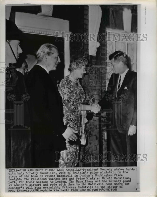 1961 Press Photo Pres Kennedy shakes hands with Lady Dorothy Macmillan - Historic Images