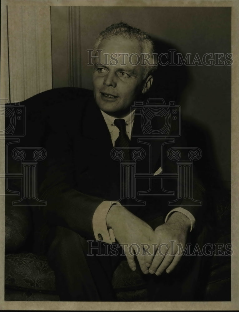 1953 Press Photo Asst. Secretary of US Treasury H. Chapman Rose at Union club - Historic Images