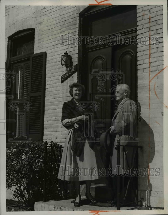 1953 Press Photo Mr. and Mrs. Chef Rose in WA - Historic Images