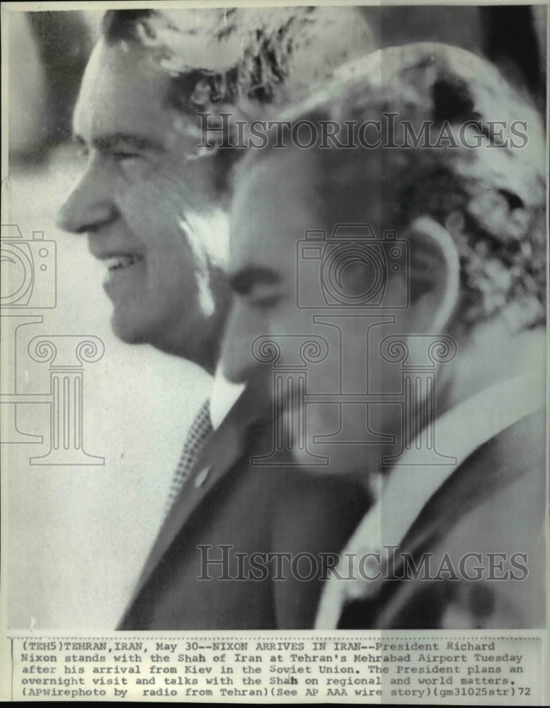 1972 Press Photo Pres. Nixon with the Shah arrives in Iran - Historic Images