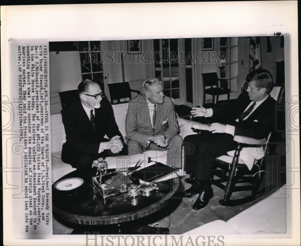 1963 Press Photo Pres. Kennedy talks with Blough and McDonald in the White House - Historic Images