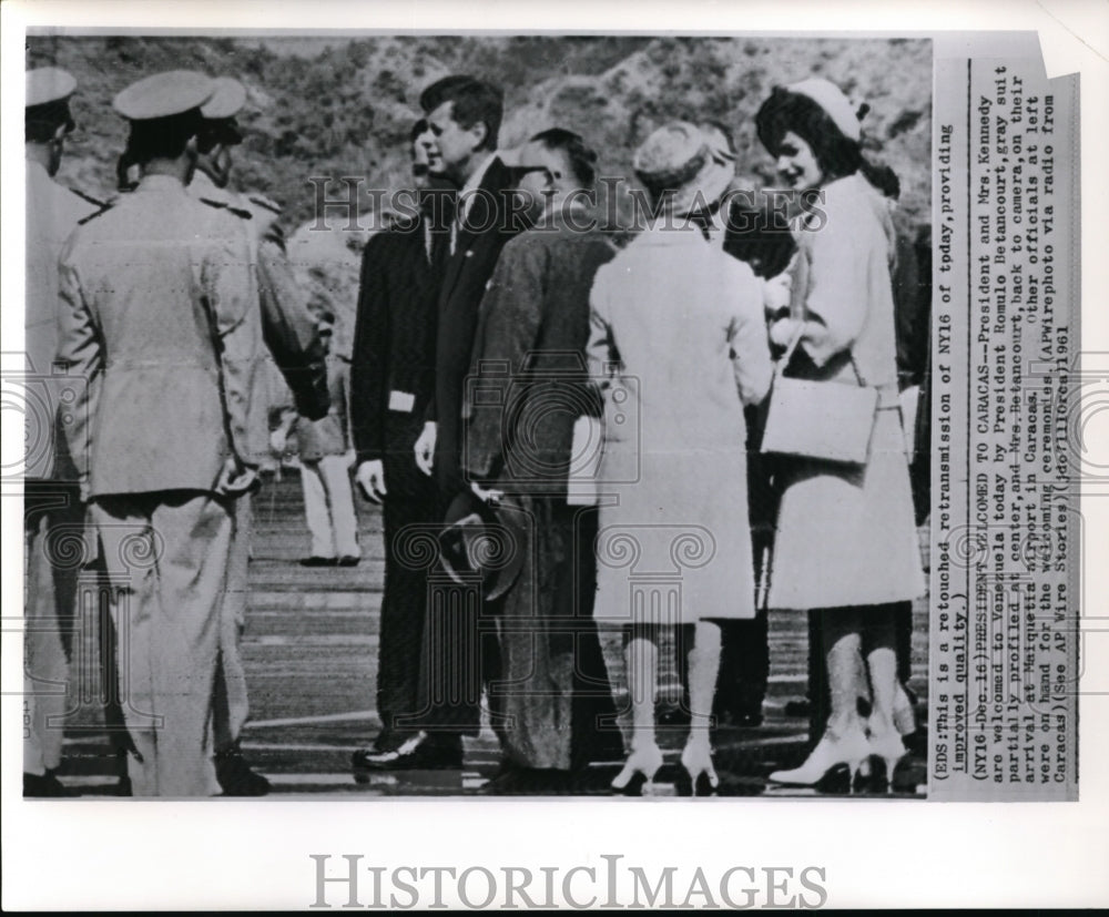 1961 Press Photo Pres &amp; Mrs John Kennedy welcome by Pres &amp; Mrs Romulo Betancourt - Historic Images