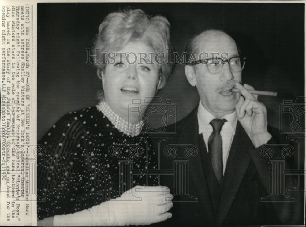 1970 Press Photo Comedian Groucho Marx meets with actress Shelly Winters - Historic Images