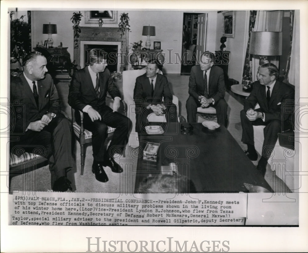 1952 Press Photo President John F. Kennedy meets with top defense officials to - Historic Images