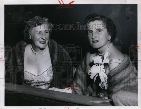 1957 Press Photo Mrs. H. Chapman Rose of 12407 of Frishill Rd., CH - Historic Images