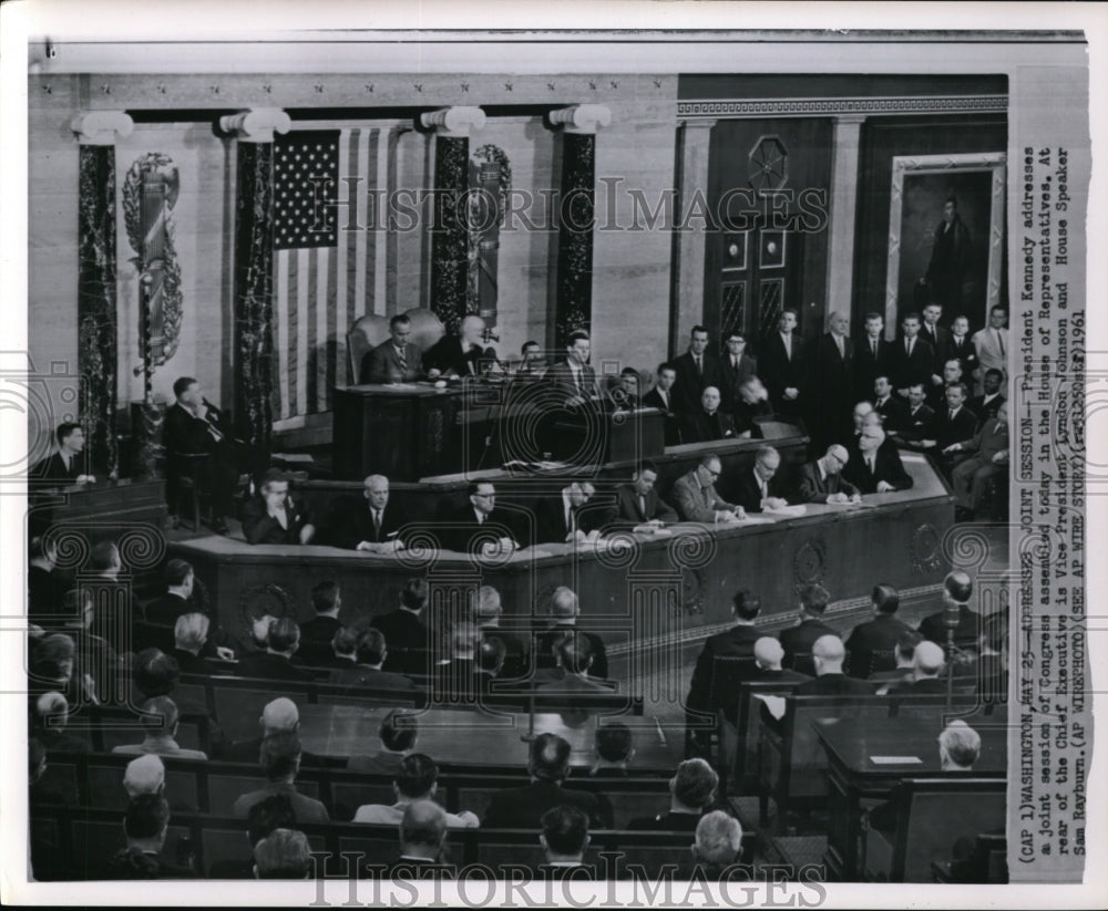 1961 Press Photo President Kennedy addresses a joint session of Congress - Historic Images