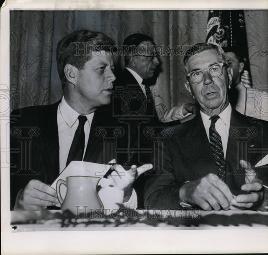 1960 Press Photo Pres. Kennedy talks to Charles White, Pres. of Natl. Industrial - Historic Images