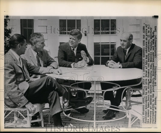1961 Press Photo Pres Kennedy met his three key advisers on his summer home - Historic Images