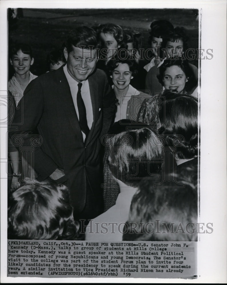 1959 Press Photo Sen. Kennedy talks to group of students at Mills College - Historic Images