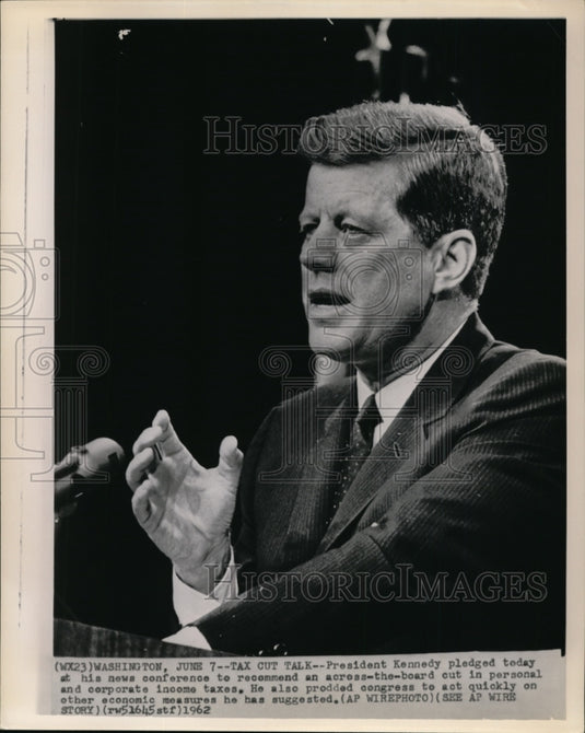 1962 Press Photo Pres. Kennedy in cut in personal & corporate income tax talk - Historic Images