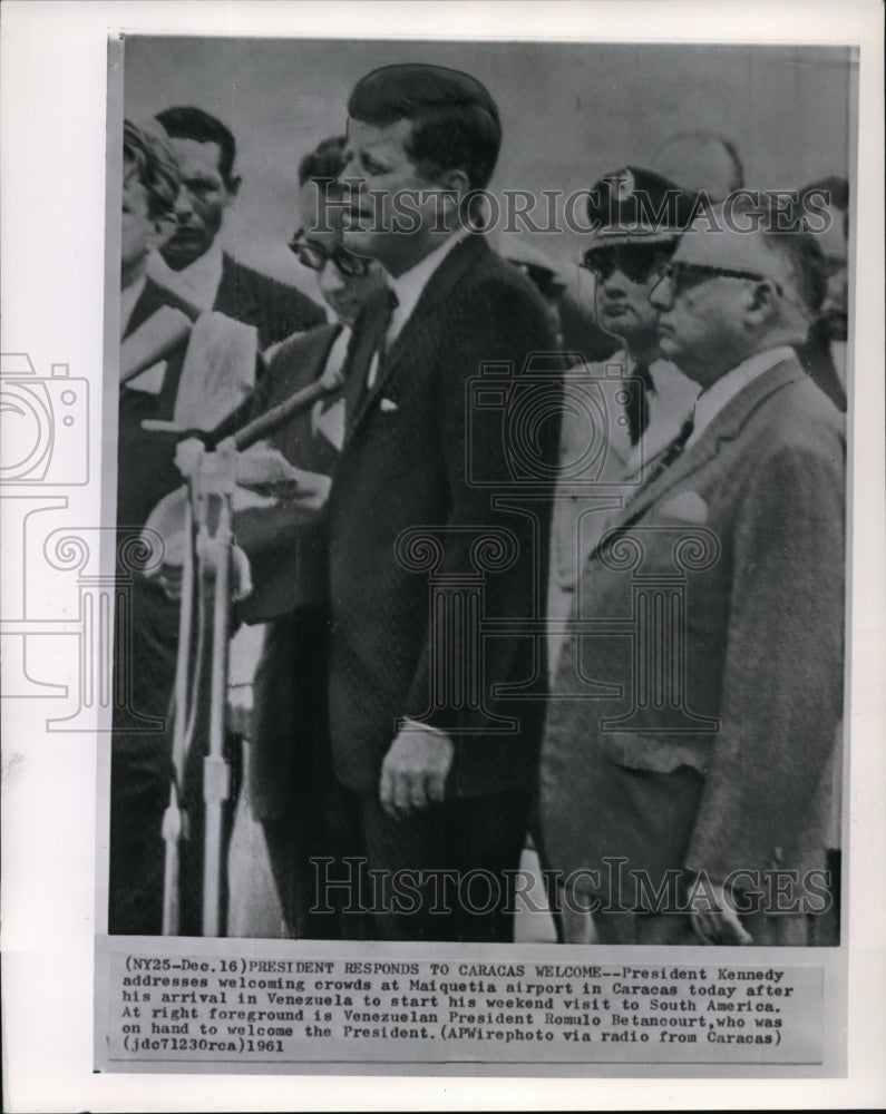 1961 Press Photo Pres. Kennedy addresses welcoming crowds at Maiquetia airport - Historic Images