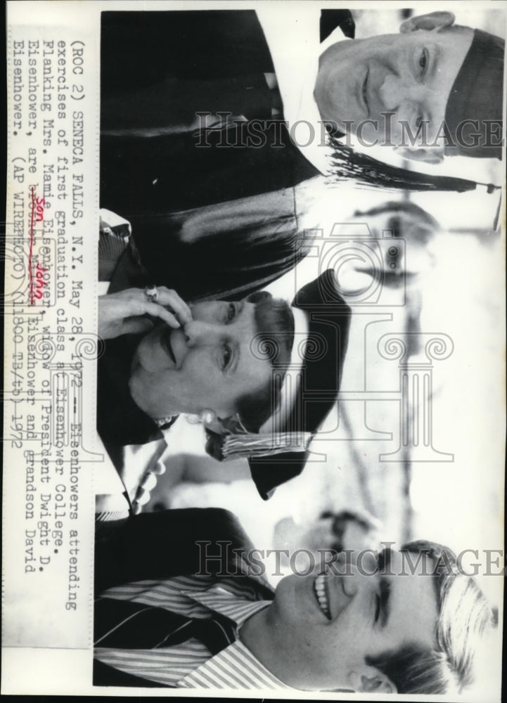 1972 Press Photo Eisenhowers attending exercises of 1st graduaiton class - Historic Images