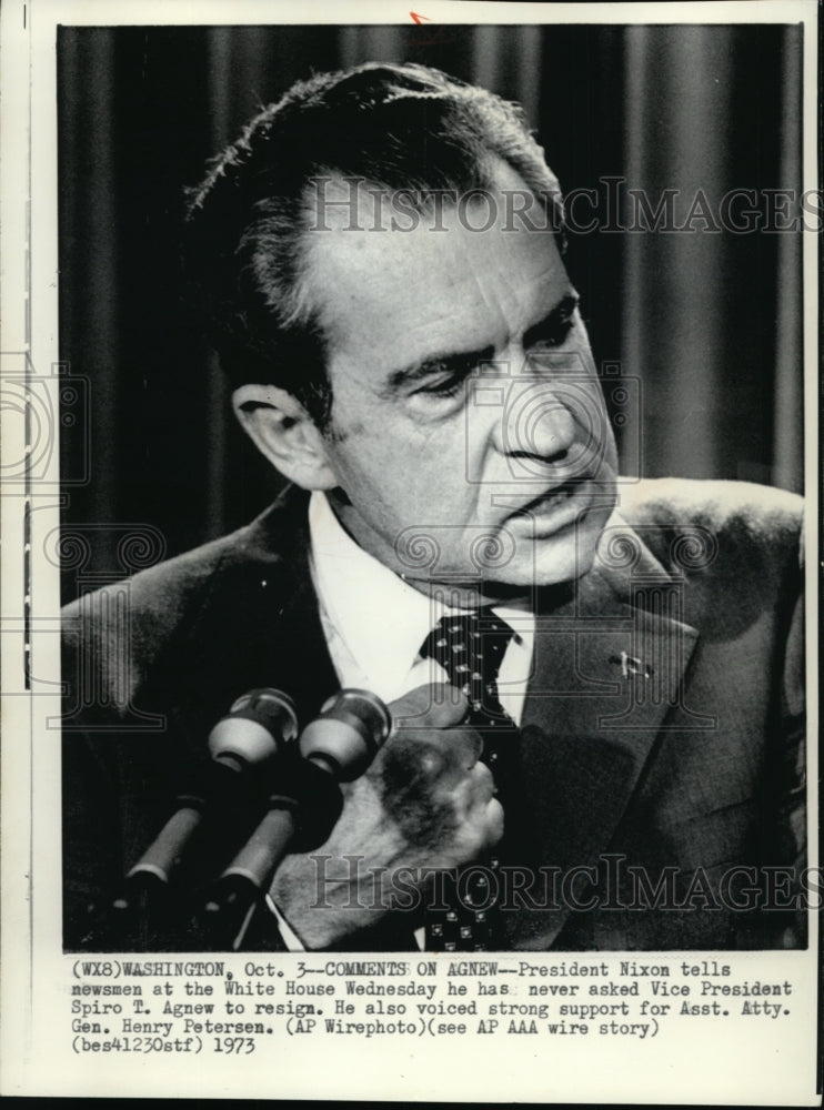 1973 Press Photo Pres Nixon tells newsmen at the White House - Historic Images