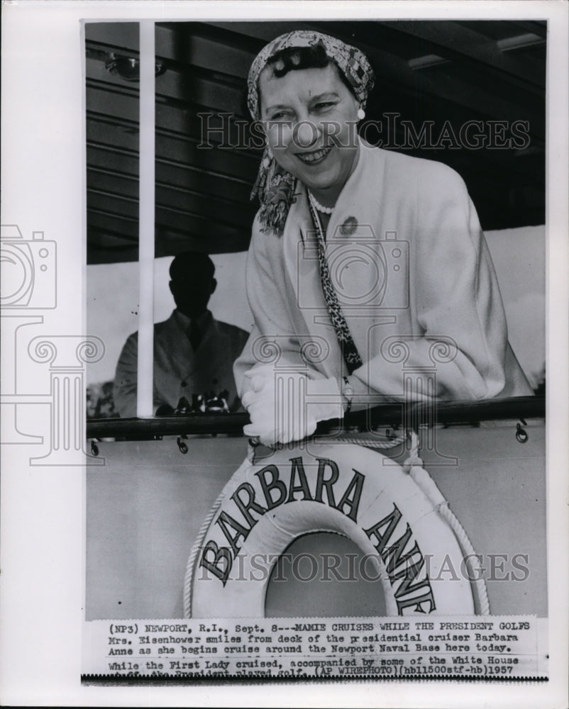 1957 Press Photo Mrs. Eisenhower Smiles from Deck of the Presidential Cruiser - Historic Images