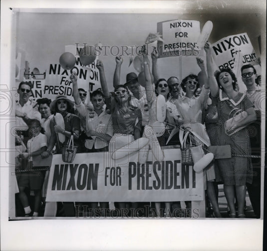 1960 Press Photo Crowd at O'Hair Field waiting for Vice Pres Richard Nixon - Historic Images