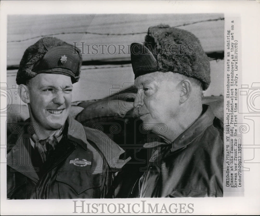 1952 Press Photo Maj.John Eisenhower Casts an Admiring Glance at his Father - Historic Images